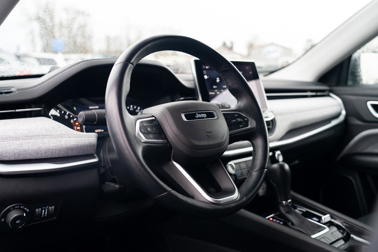 Used 2022 Jeep Compass Latitude AWD/4WD image 15