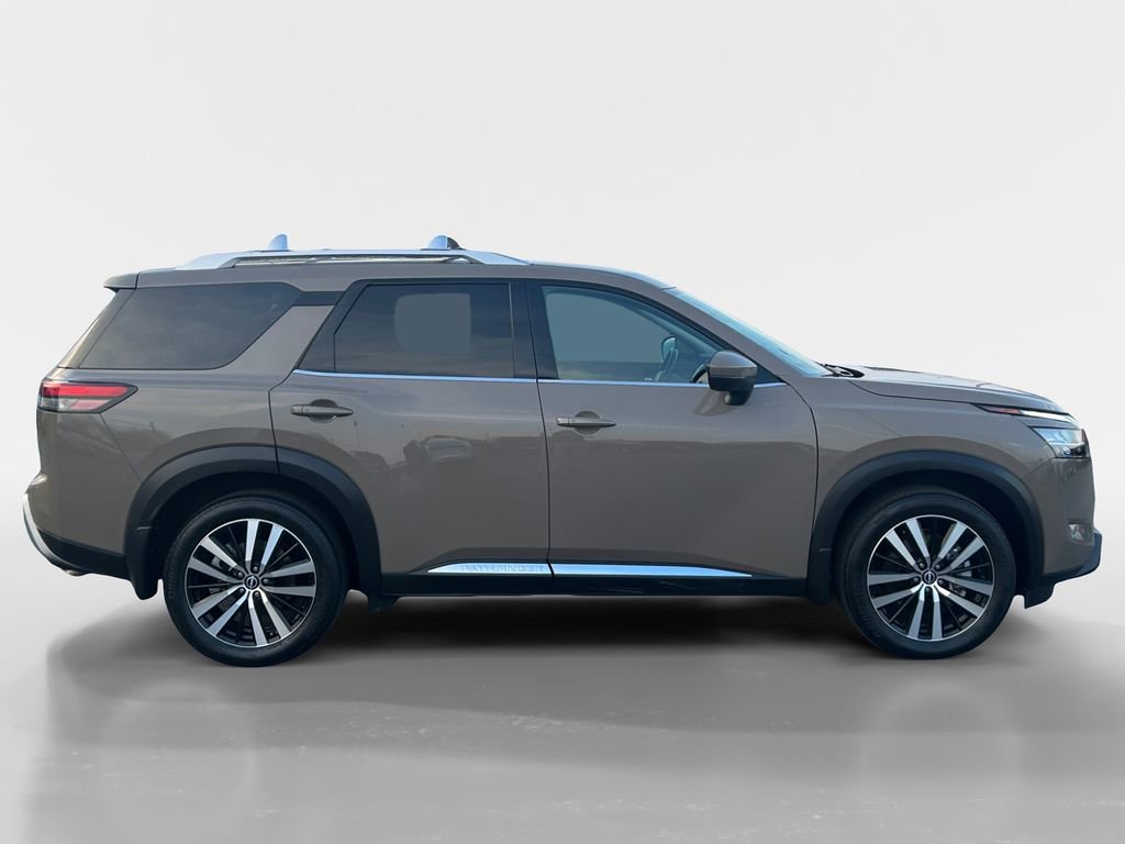 Used 2023 Nissan Pathfinder Platinum AWD/4WD image 6