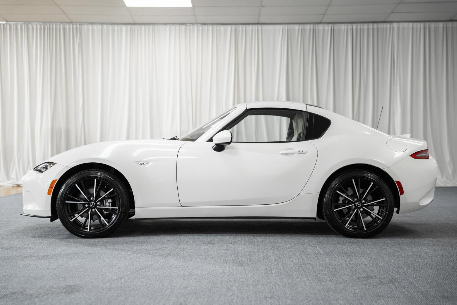 Used 2024 MAZDA MX-5 Miata RF Grand Touring w/ Weather Package image 5