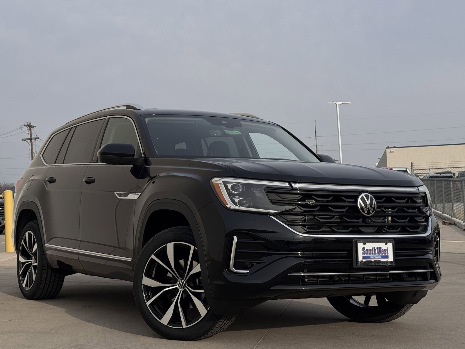 New 2026 Volkswagen Atlas SEL Premium R-Line image 2