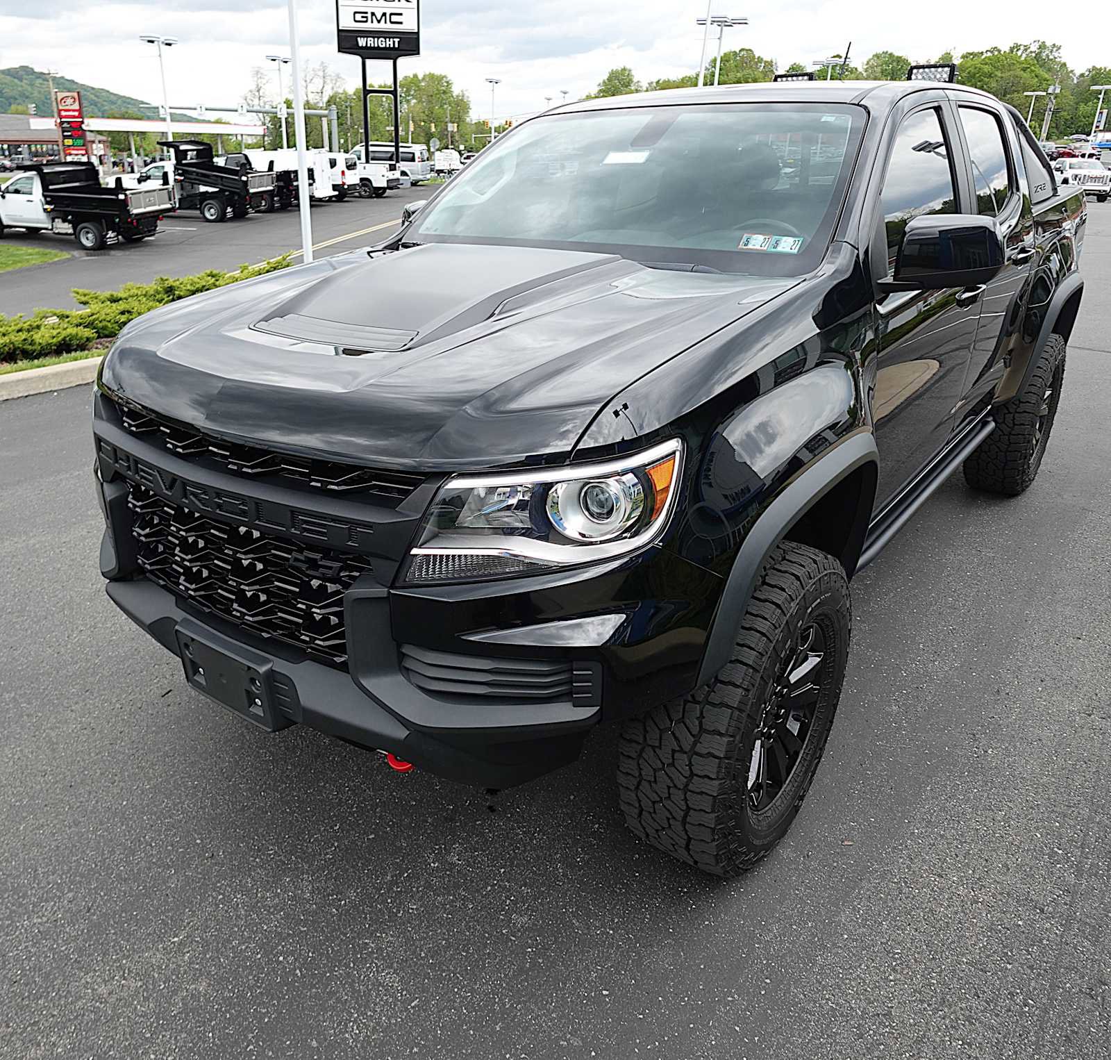 Used 2021 Chevrolet Colorado ZR2 w/ ZR2 Midnight Special Edition AWD/4WD image 9