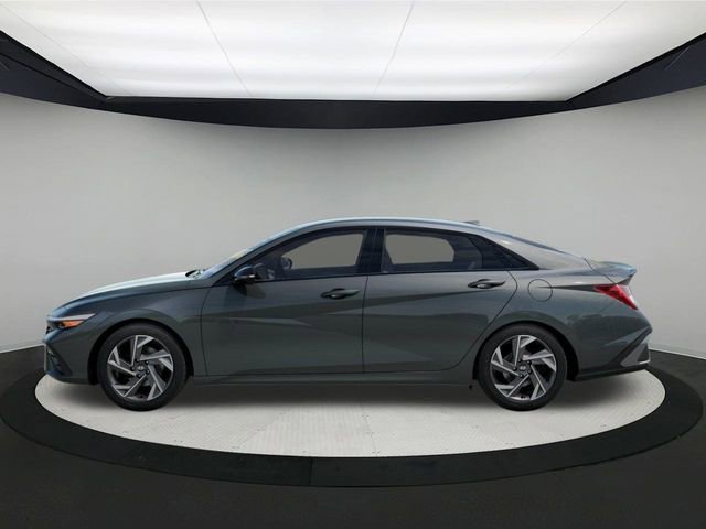New 2025 Hyundai Elantra Sport image 4