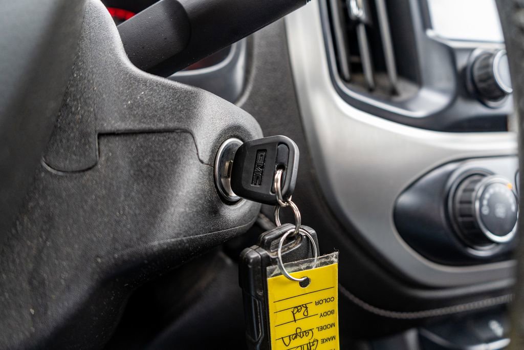 Used 2015 GMC Canyon SLE image 25