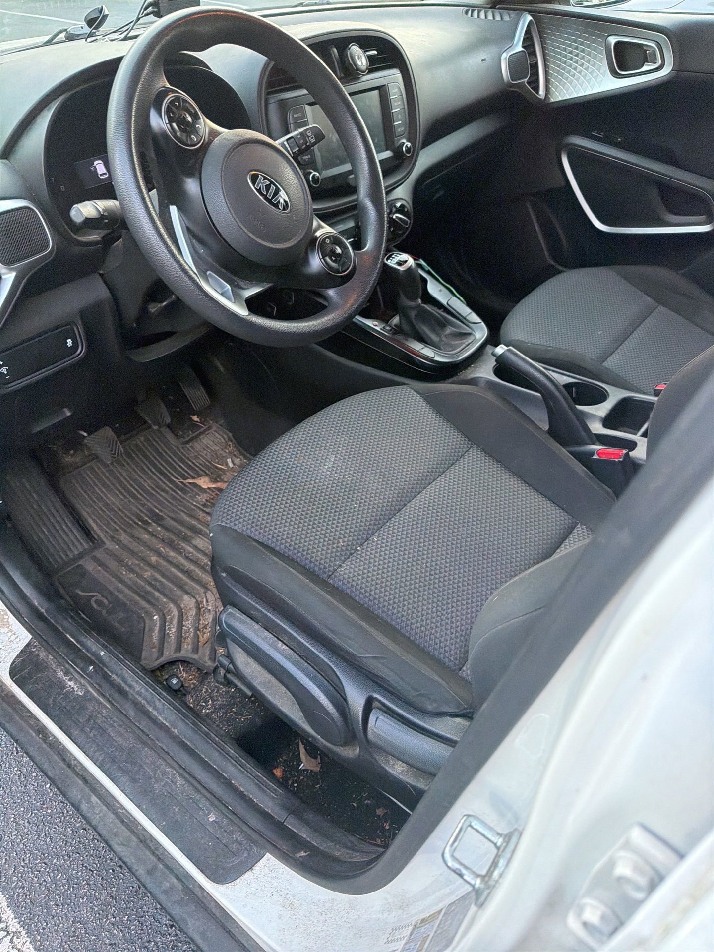 Used 2021 Kia Soul LX image 13