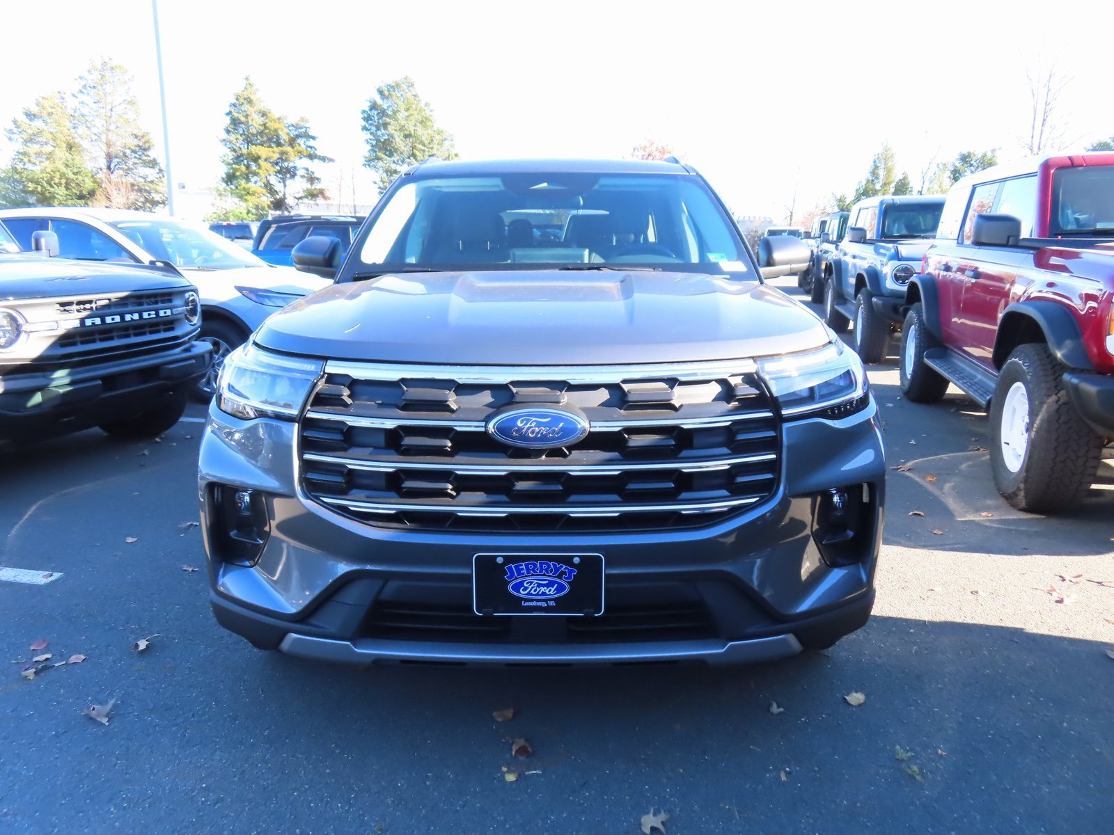 New 2026 Ford Explorer Active w/ Active Comfort Package image 2