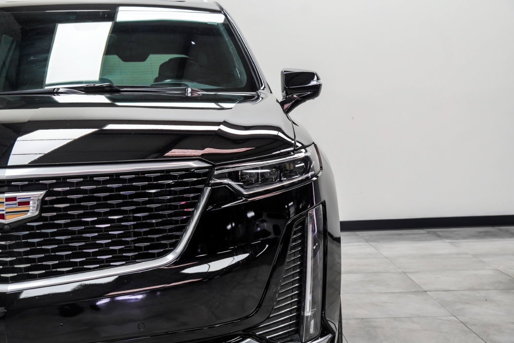 Used 2023 Cadillac XT6 Premium Luxury w/ Technology Package FWD image 5
