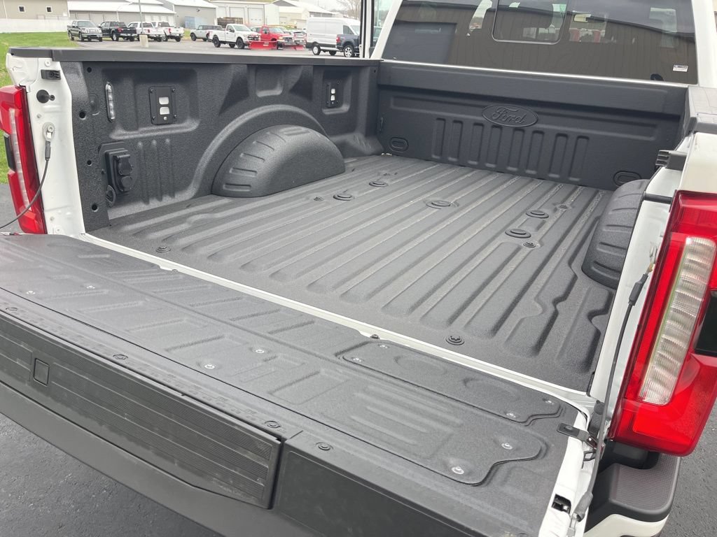 New 2026 Ford F350 Lariat w/ Black Appearance Package AWD/4WD image 13