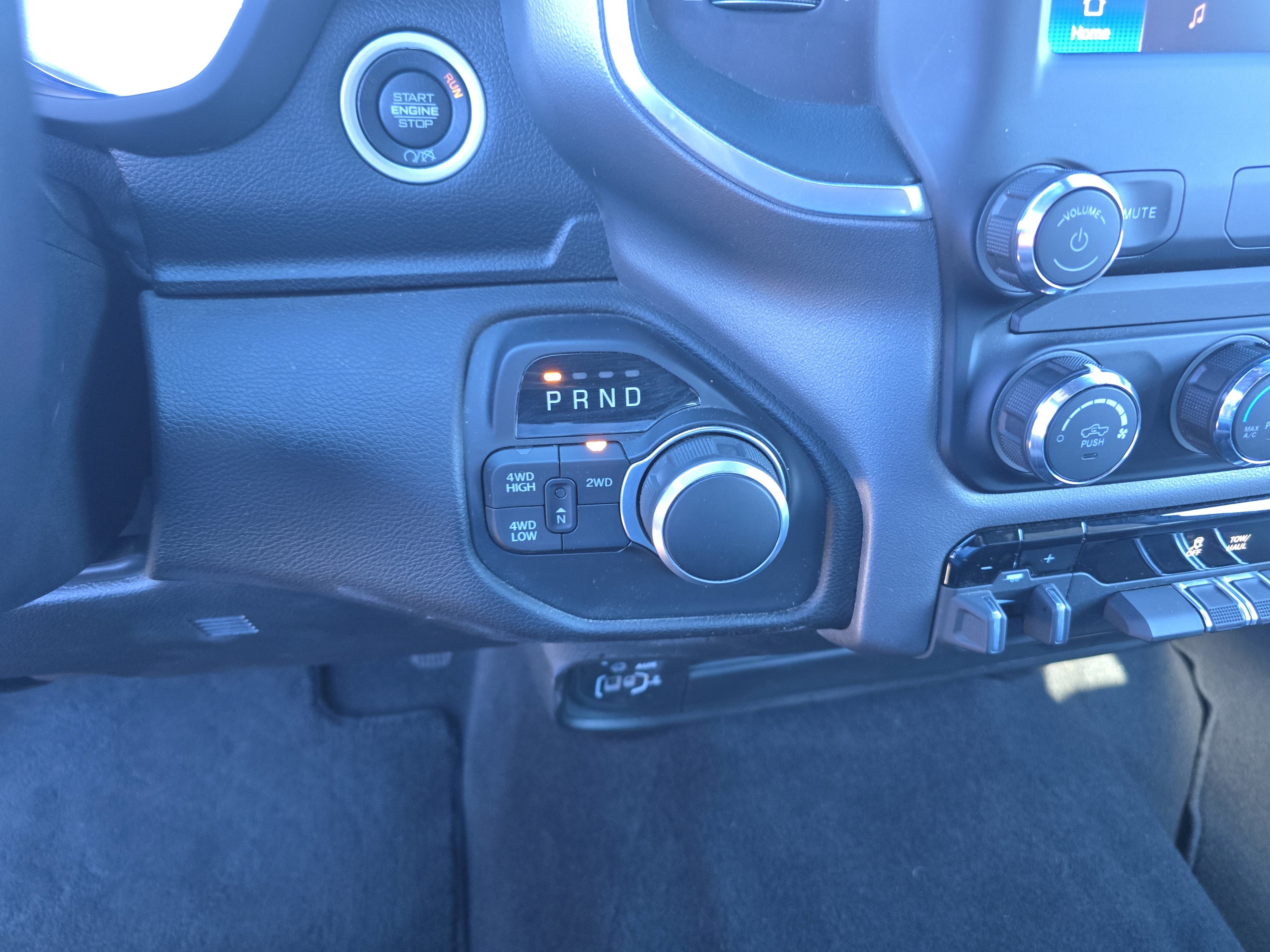 Used 2024 RAM 2500 Big Horn w/ Bed Utility Group image 30