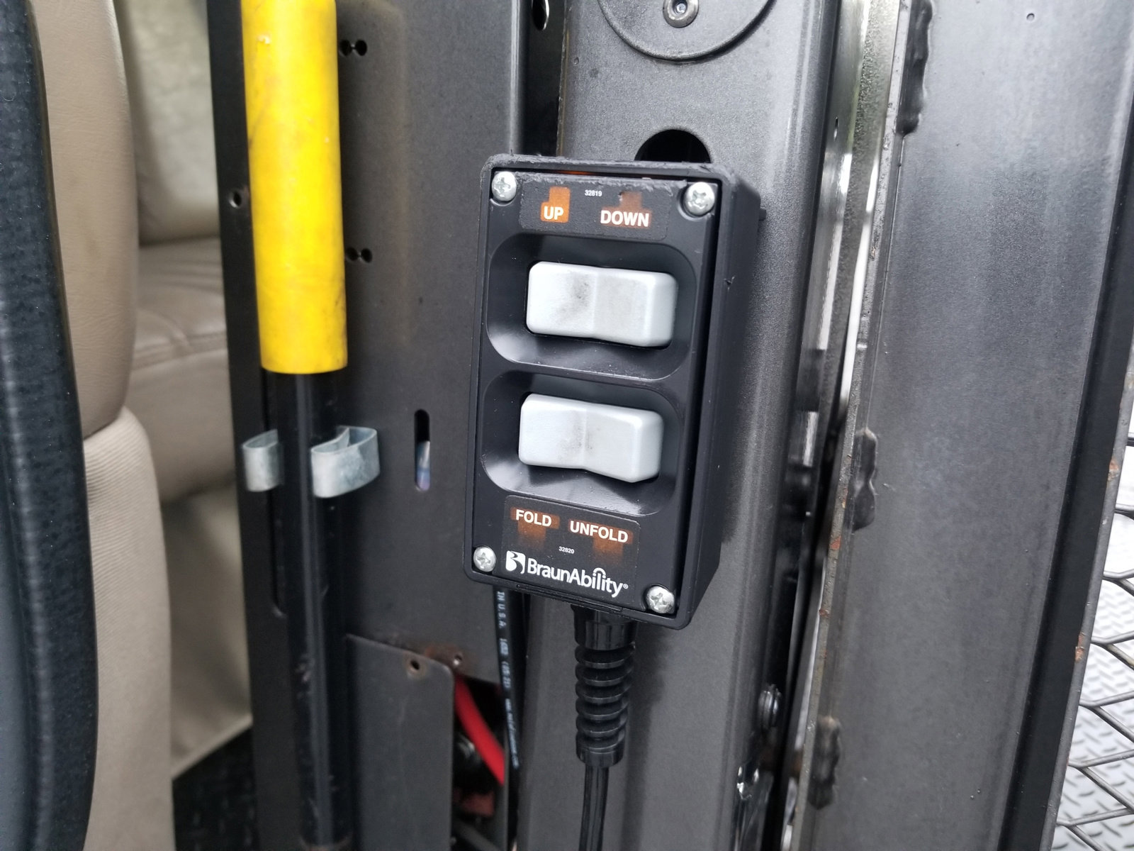 Used 2012 GMC Savana 1500 image 34