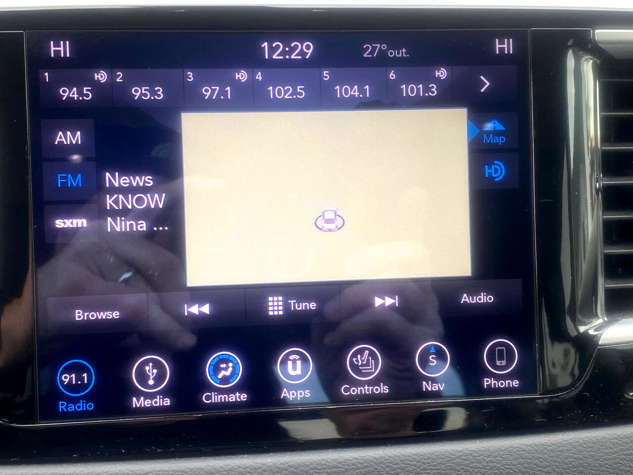 Used 2018 Chrysler Pacifica Touring-L w/ Tire & Wheel Group image 27