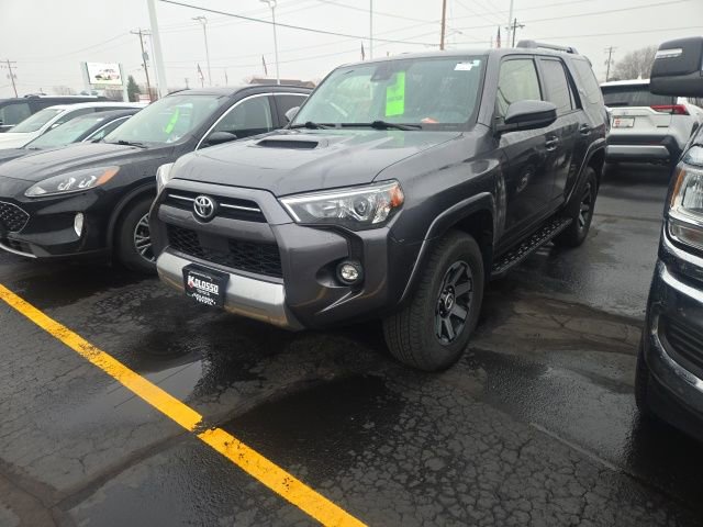 Used 2023 Toyota 4Runner TRD Off-Road image 3