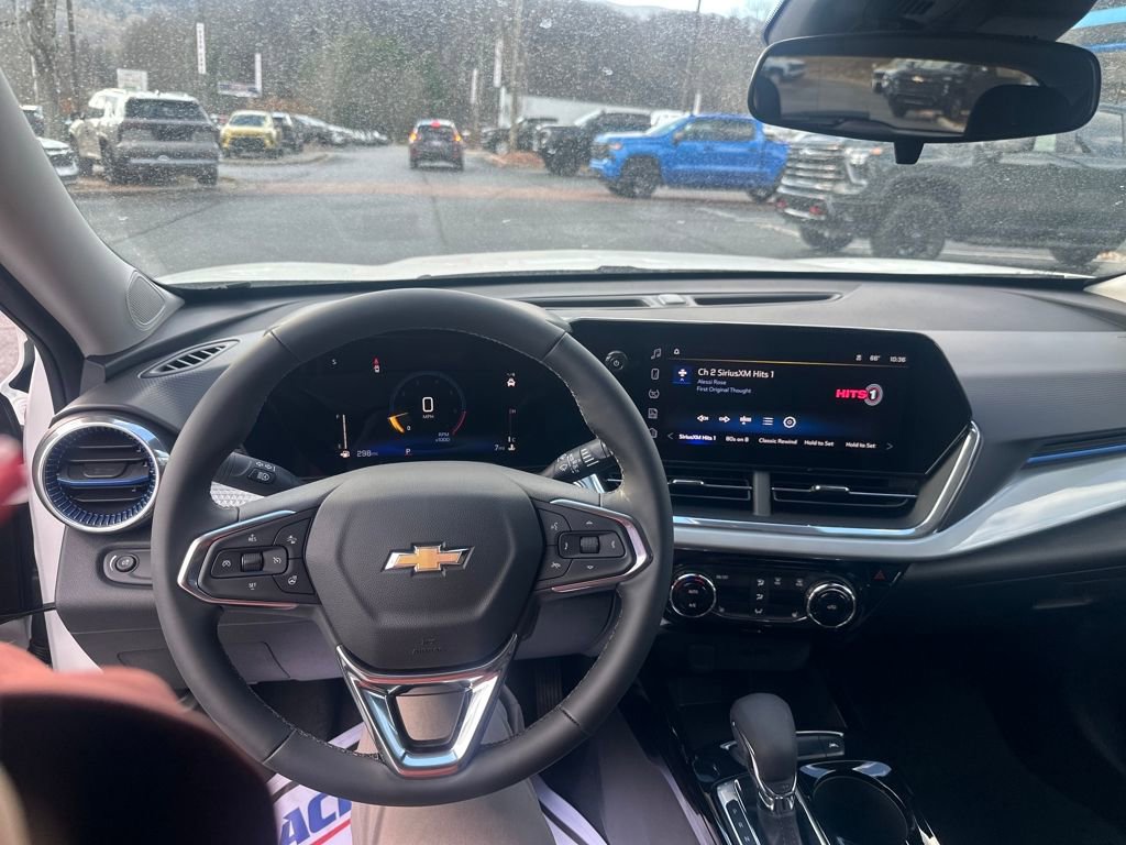 New 2025 Chevrolet Trax LT w/ LT Convenience Package image 38