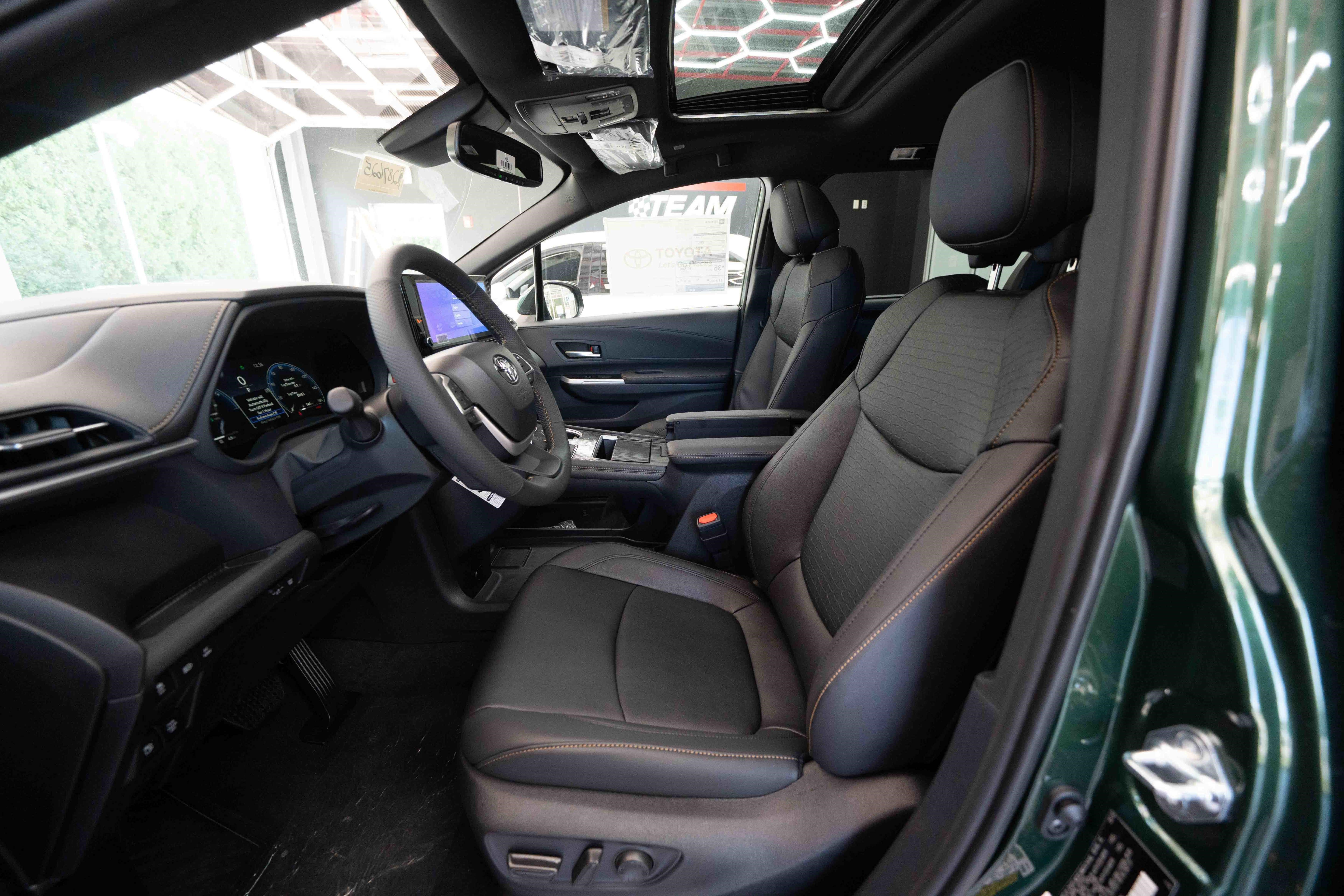 New 2026 Toyota Sienna XLE Woodland Edition AWD/4WD image 9
