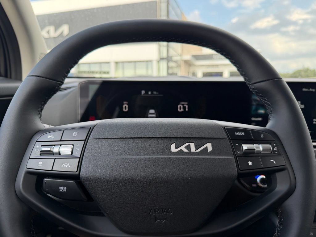 New 2026 Kia Sportage EX w/ EX Panorama Roof Package FWD image 13