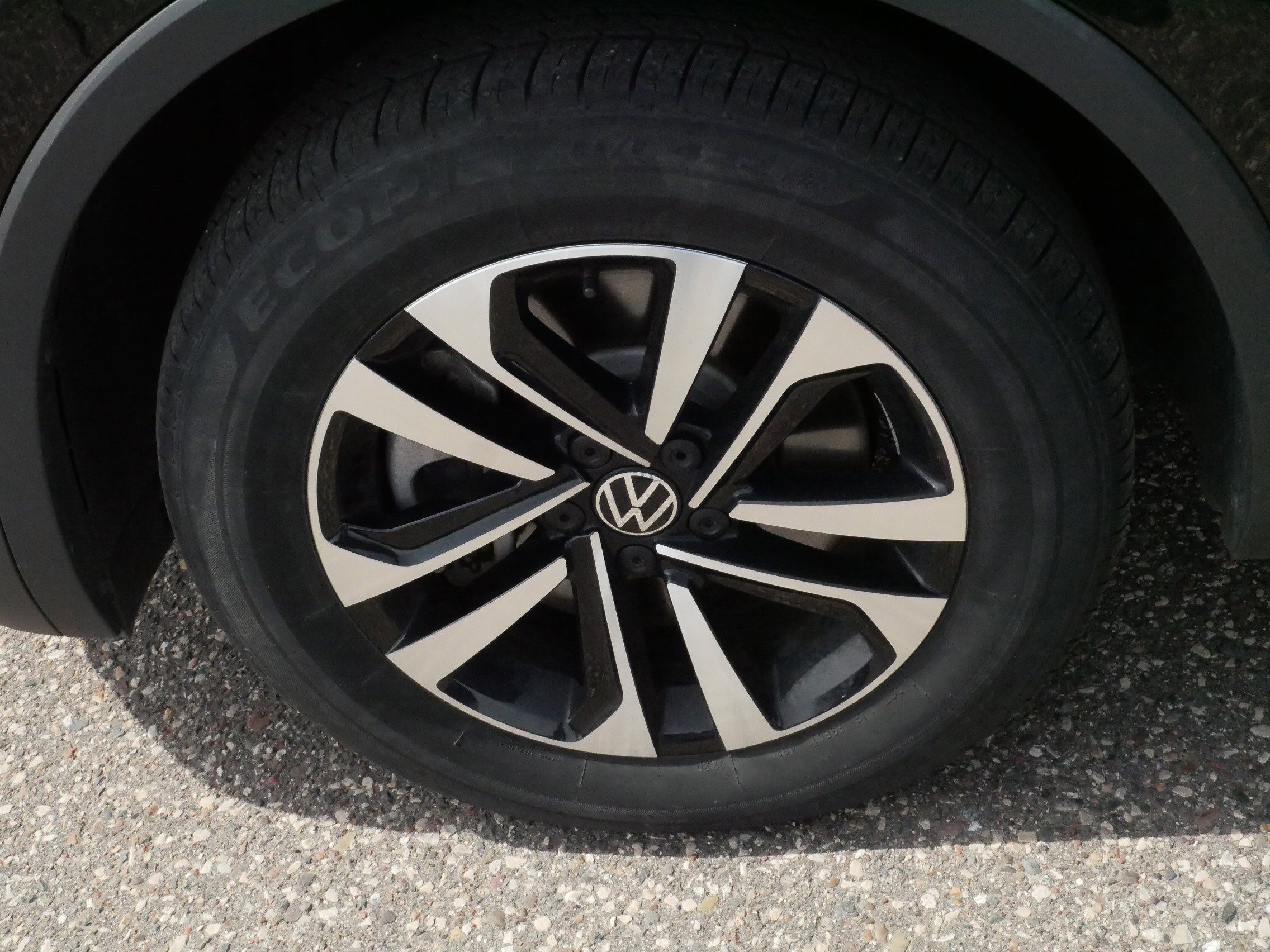 Certified 2024 Volkswagen Tiguan S image 15