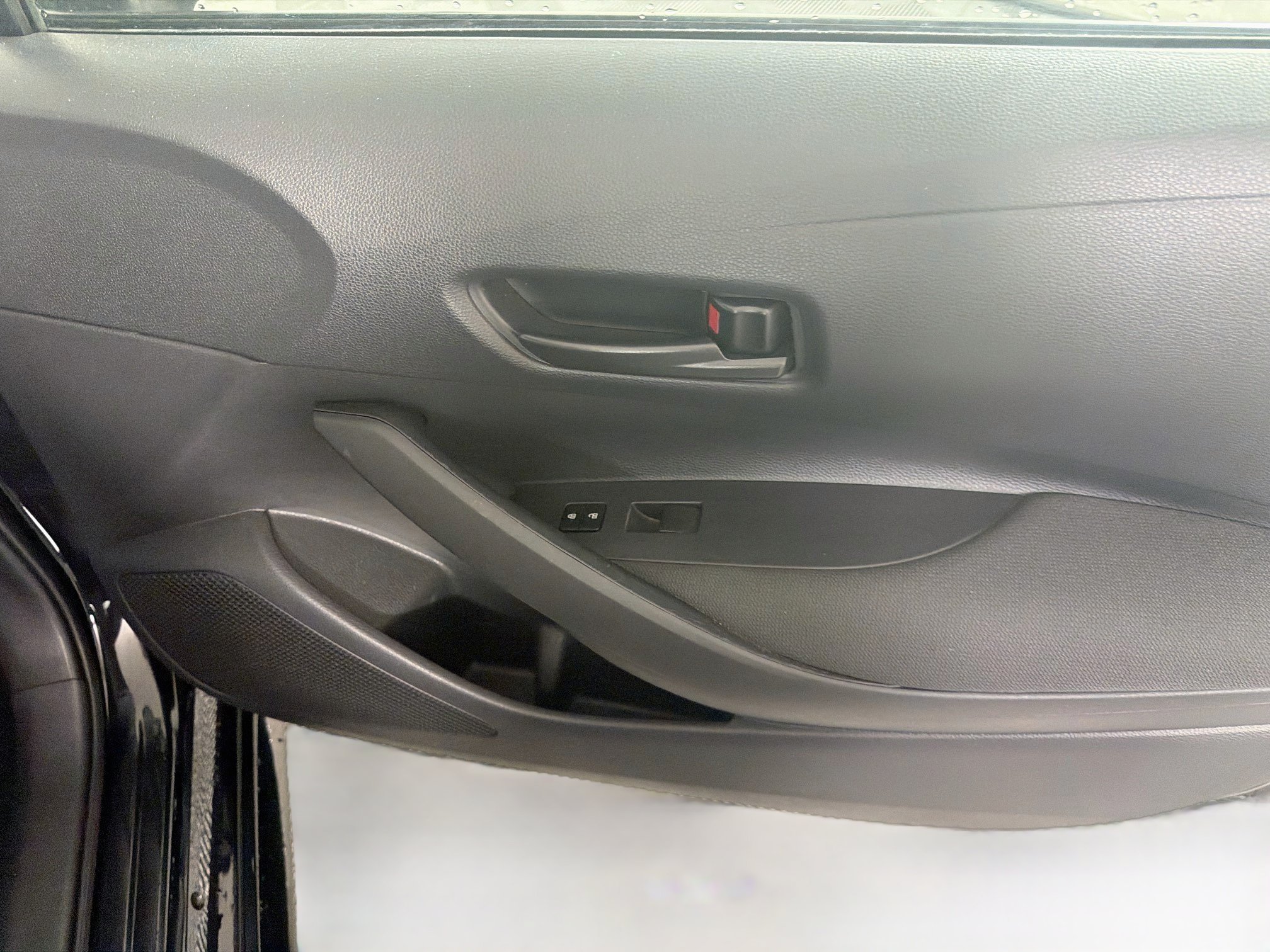 Used 2025 Toyota Corolla LE FWD image 29