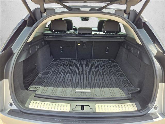 Used 2023 Land Rover Range Rover Velar S AWD/4WD image 6