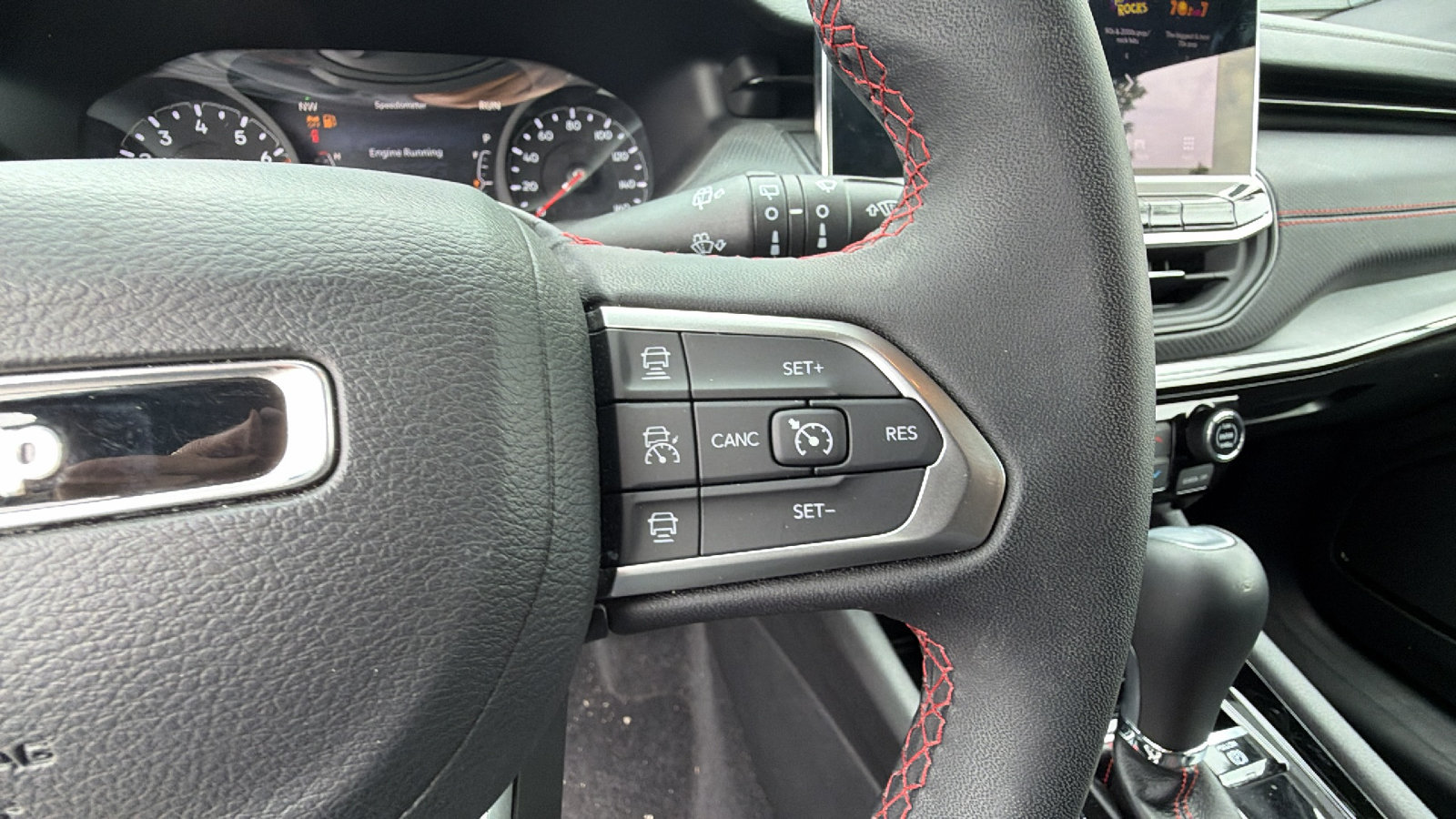 Used 2024 Jeep Compass Trailhawk AWD/4WD image 28
