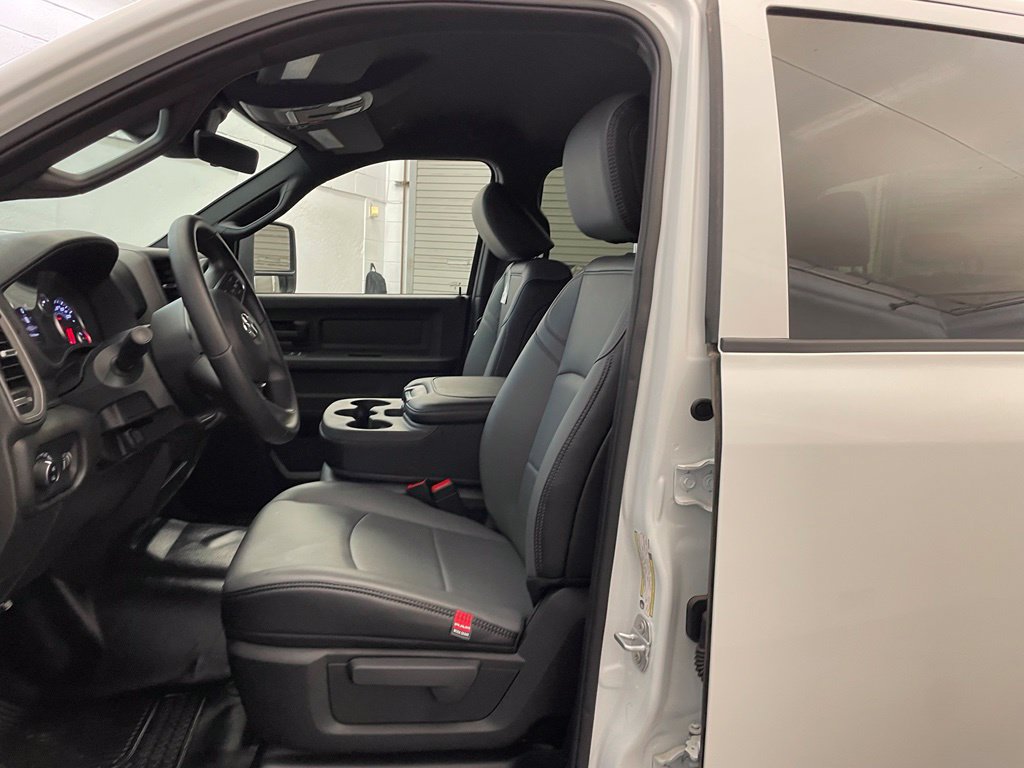 New 2026 RAM 3500 Tradesman AWD/4WD image 17