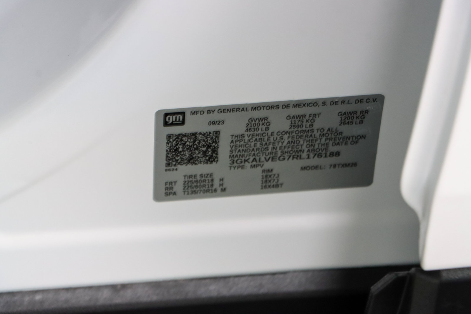 Used 2024 GMC Terrain SLT AWD/4WD image 32