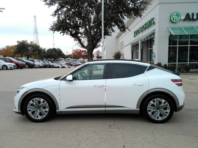 Used 2024 Genesis GV60 RWD image 10