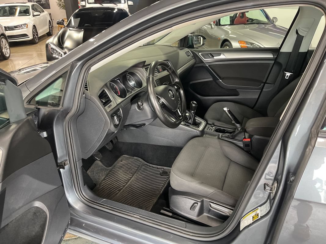 Used 2016 Volkswagen Golf S FWD image 31