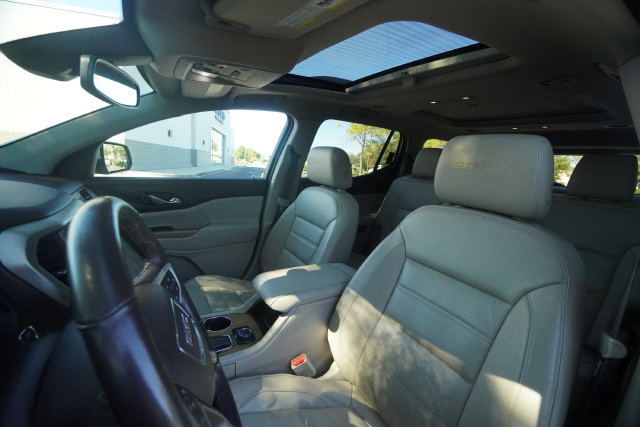 Used 2017 GMC Acadia Denali w/ Technology Package FWD image 21