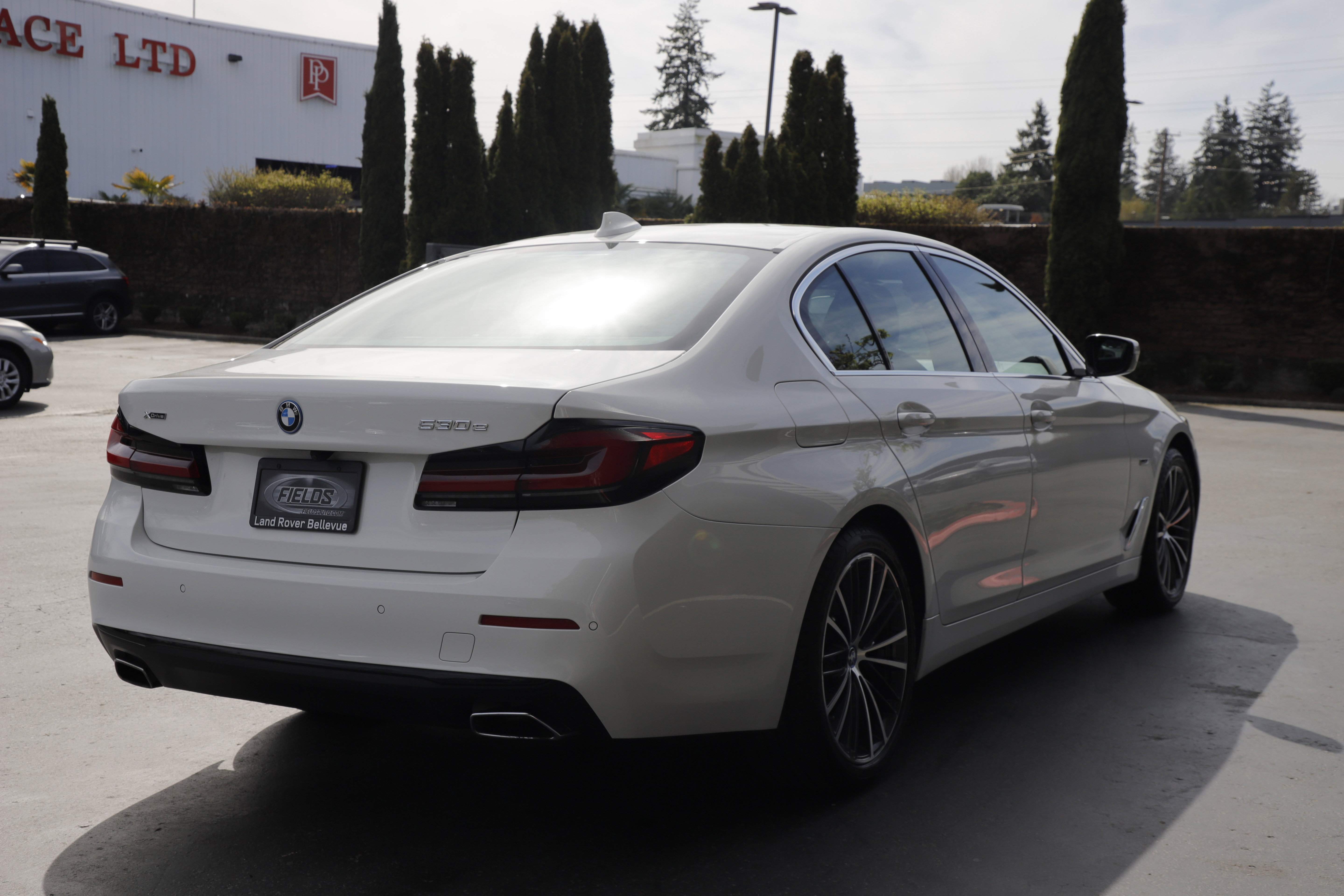 Used 2023 BMW 530e xDrive w/ Premium Package AWD/4WD image 10