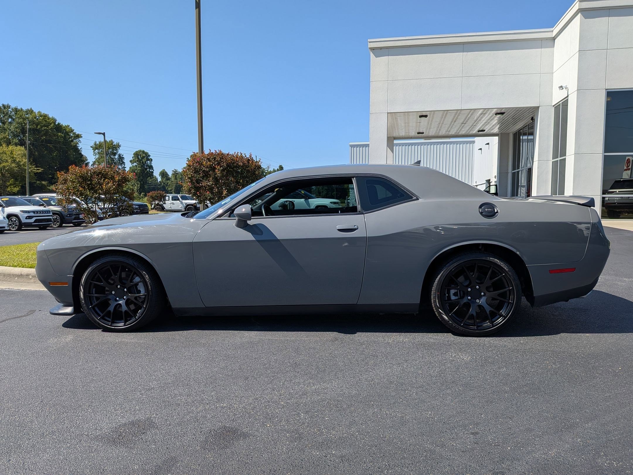 Used 2023 Dodge Challenger R/T w/ Plus Package image 8