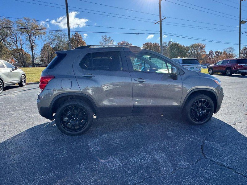 Certified 2022 Chevrolet Trax LT w/ Sport Edition image 6