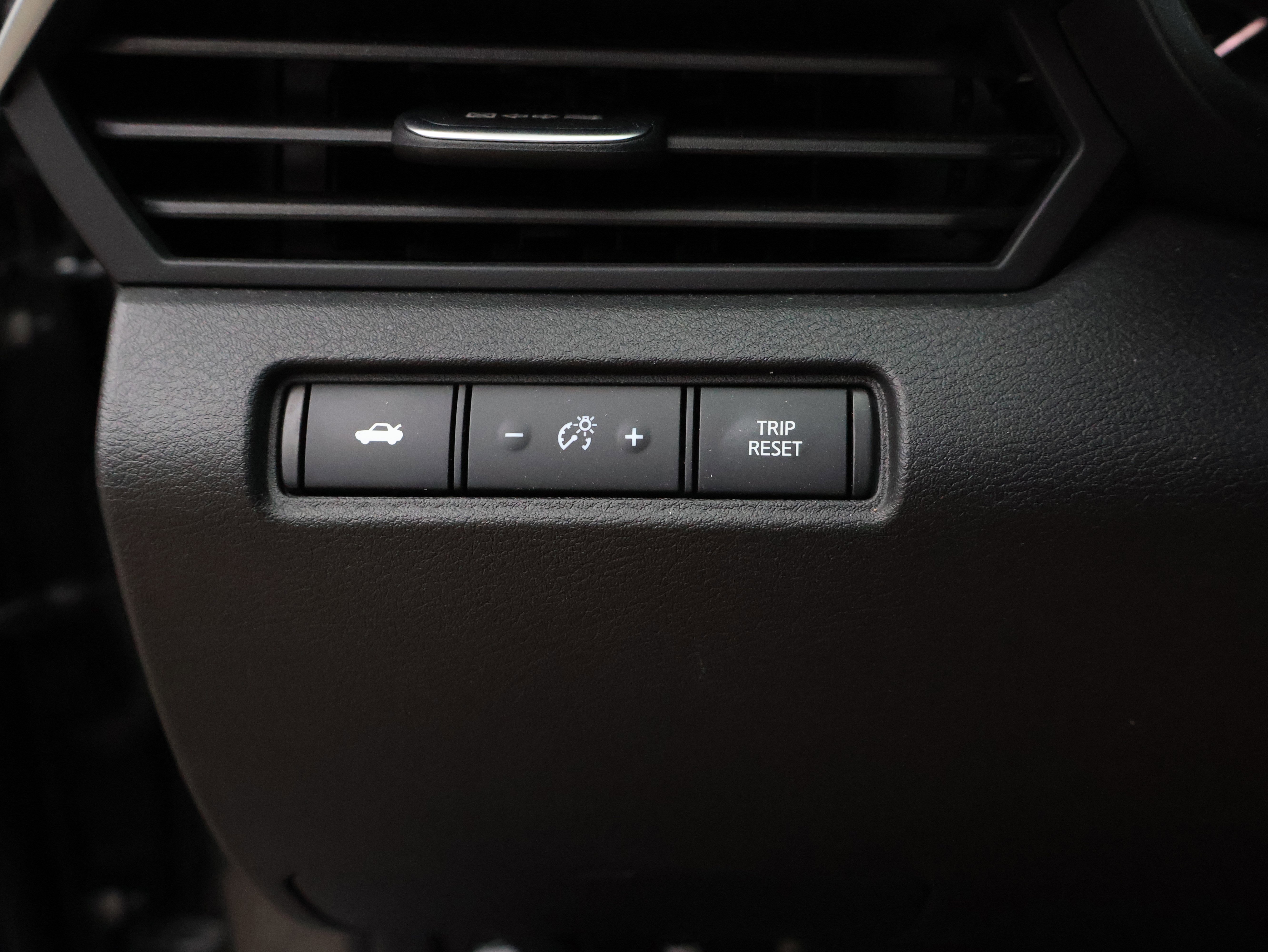 Used 2025 Nissan Altima 2.5 SV image 39