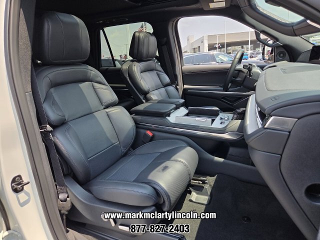 New 2027 Lincoln Navigator Reserve w/ Jet Appearance Package AWD/4WD image 14