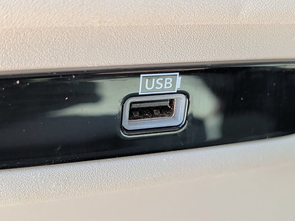 Used 2019 Chrysler Pacifica Limited FWD image 32