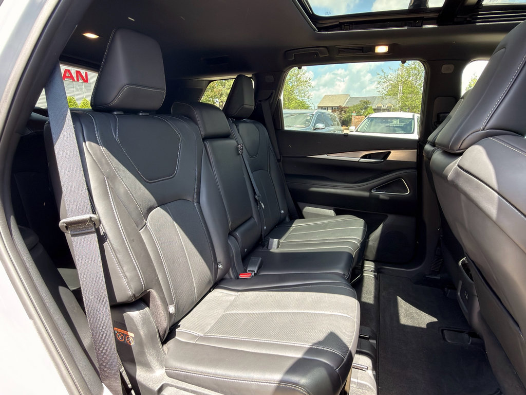 Used 2025 INFINITI QX60 Luxe w/ Black Edition FWD image 18