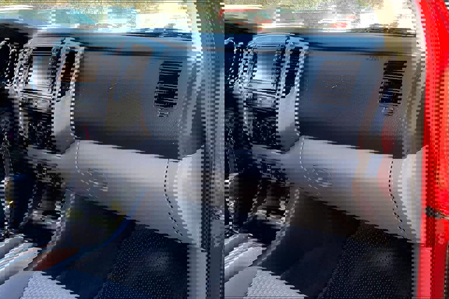 Used 2013 Toyota Tacoma PreRunner image 18