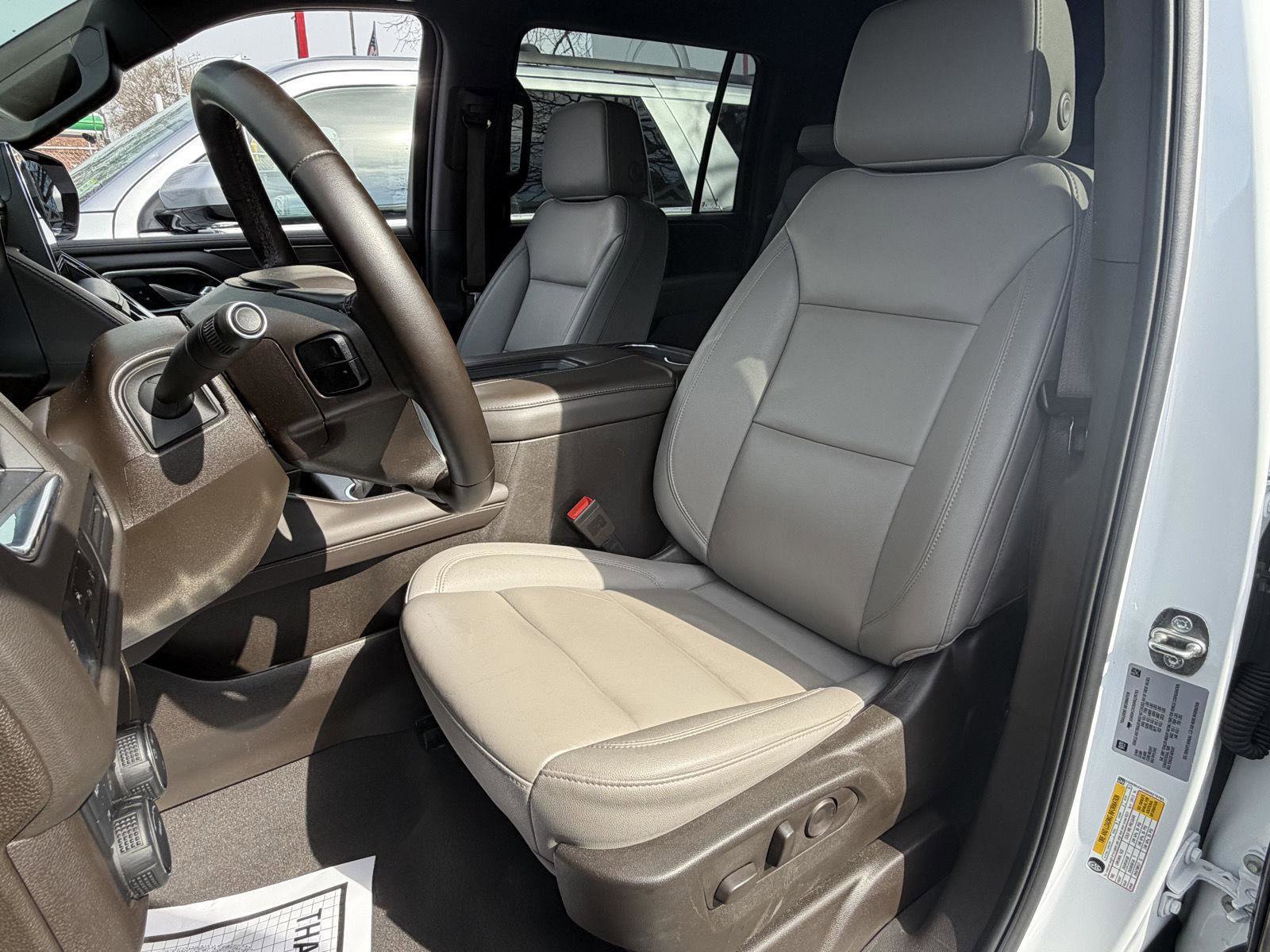 Used 2024 Chevrolet Suburban LT image 14