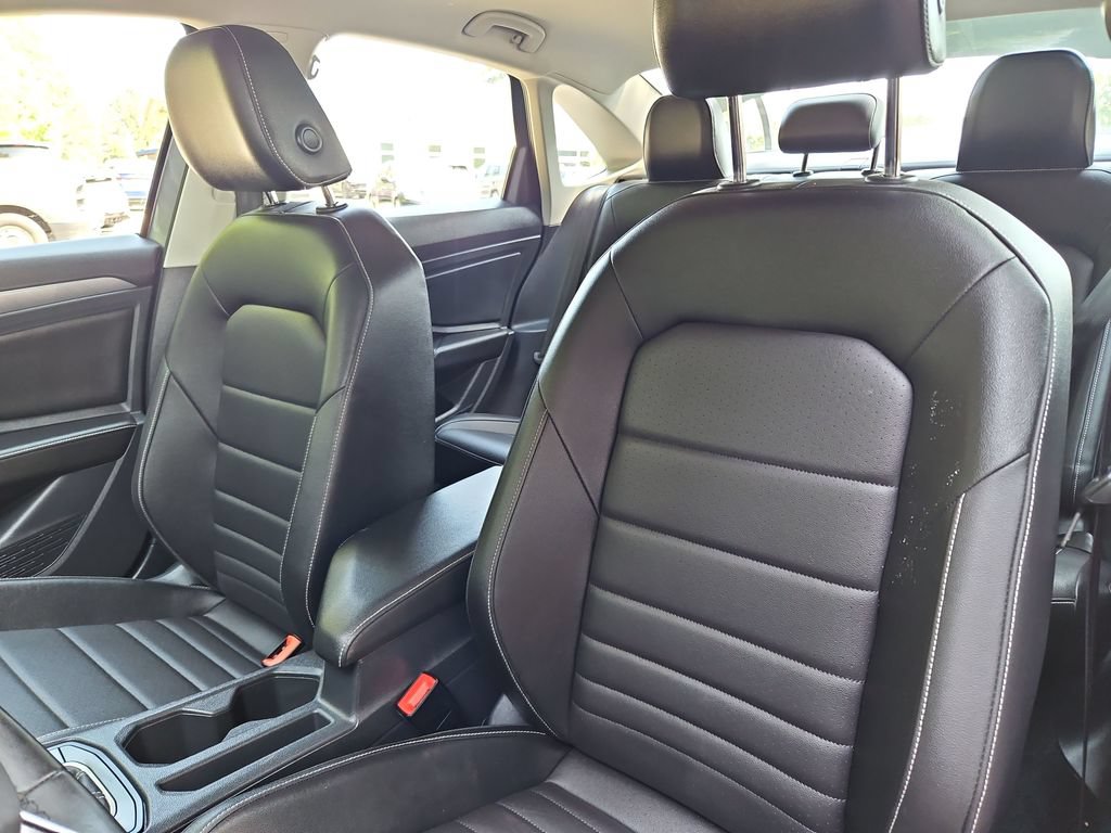 Used 2024 Volkswagen Jetta SE FWD image 22