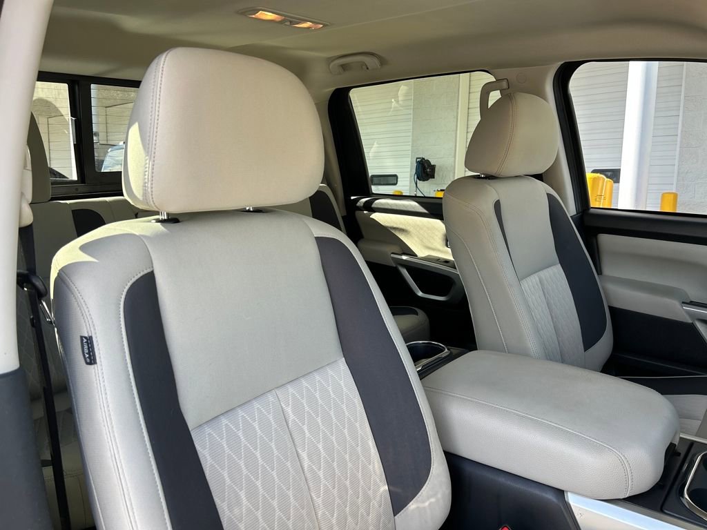 Used 2023 Nissan Titan SV w/ SV Convenience Package image 14