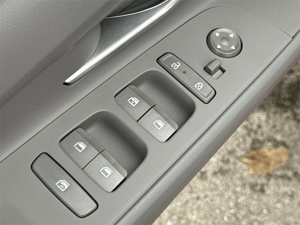 New 2025 Hyundai Elantra SEL image 23