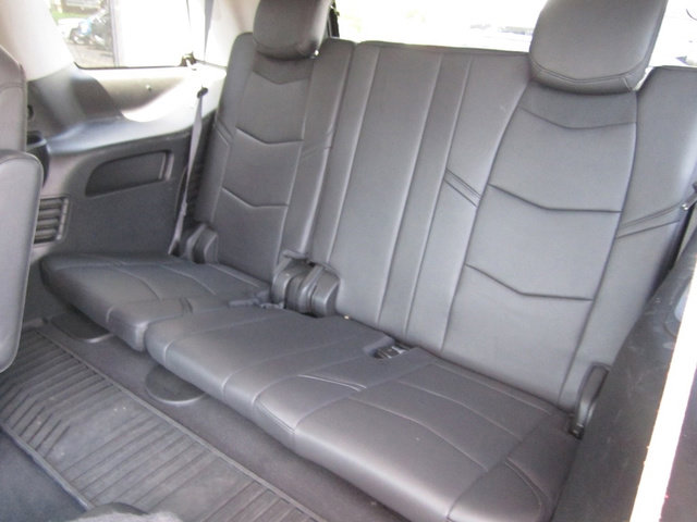 Used 2018 Cadillac Escalade Luxury w/ LPO, Radiant Package image 10