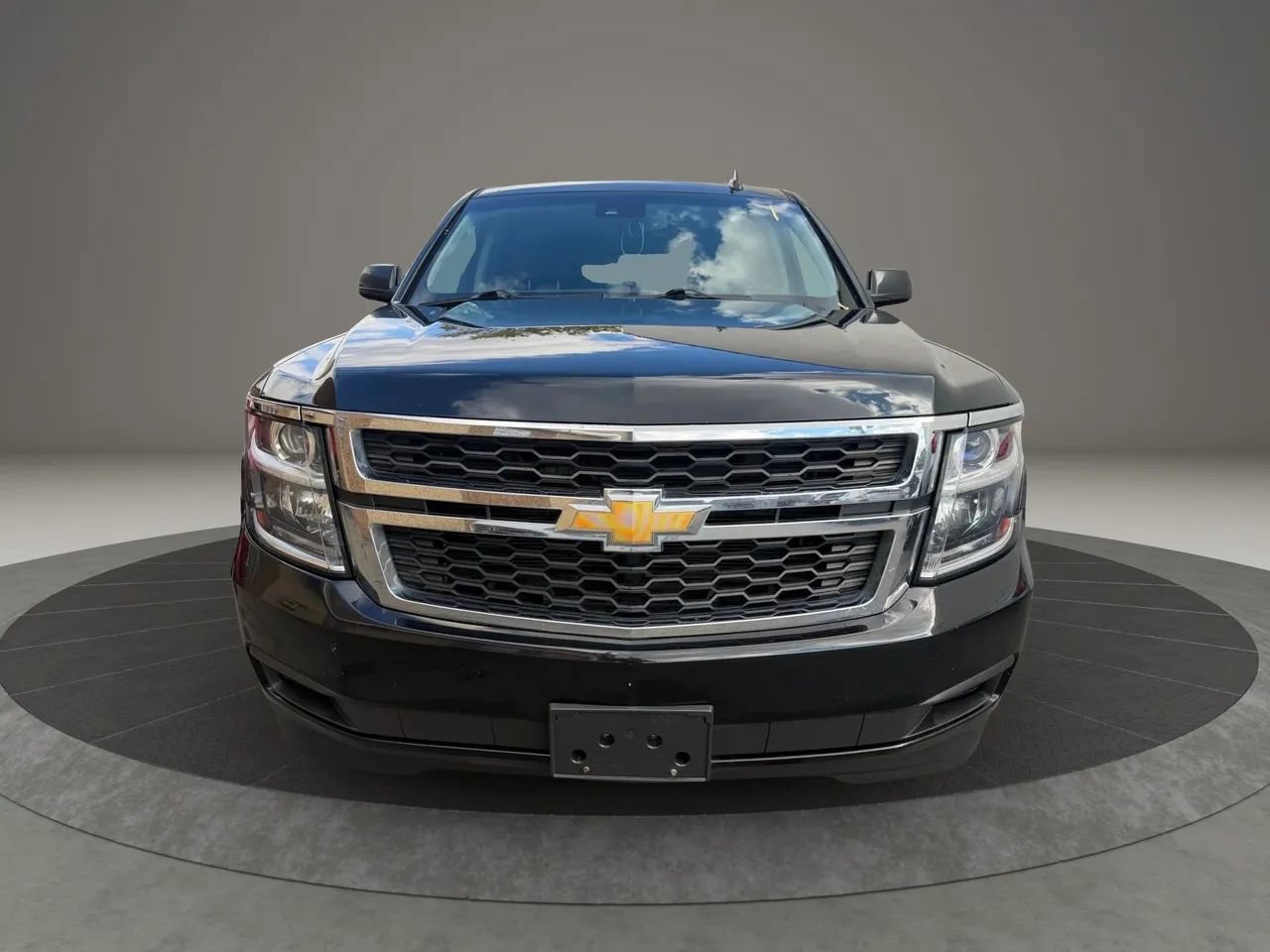 Used 2017 Chevrolet Tahoe LT image 2
