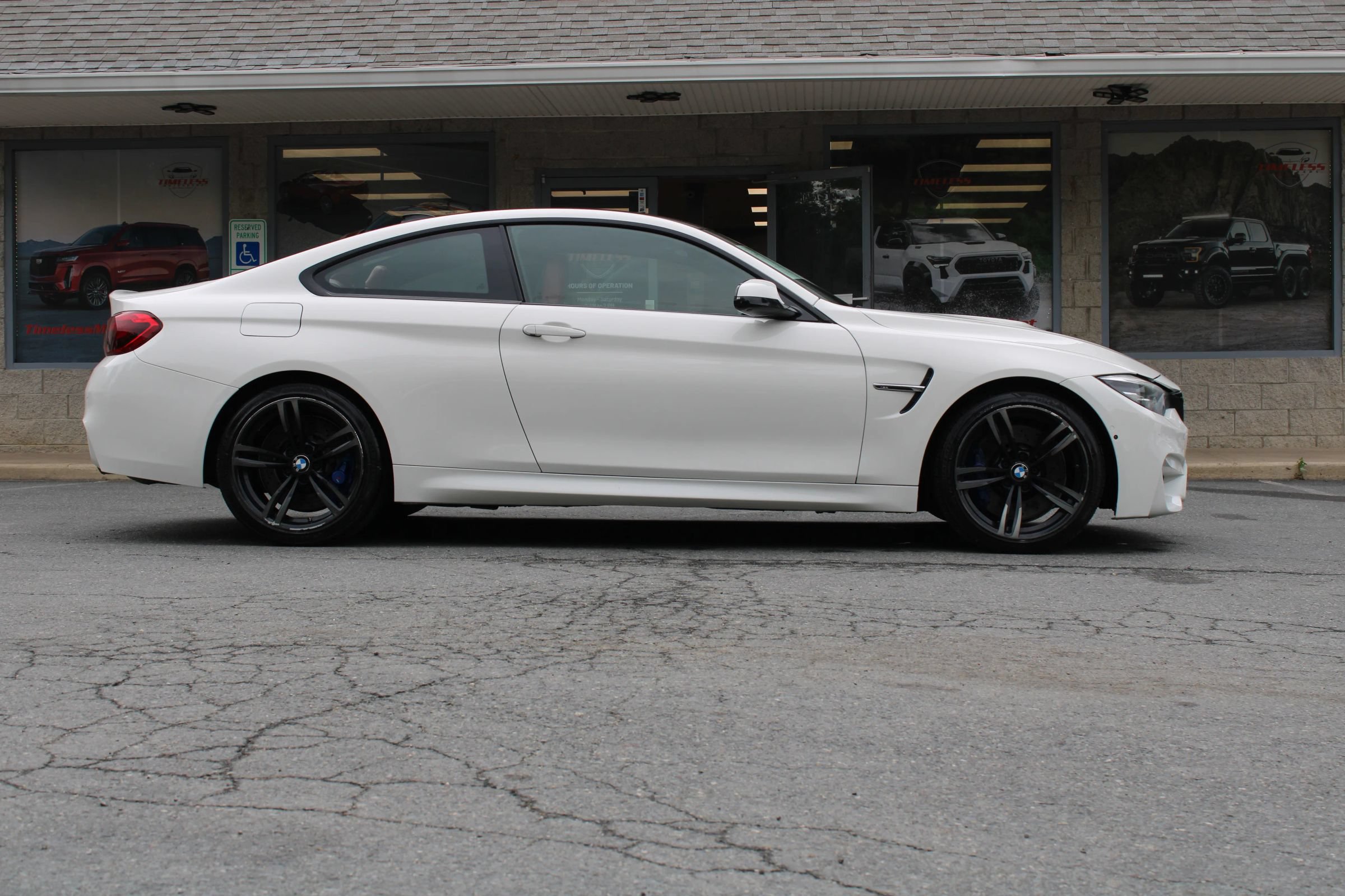 Used 2018 BMW M4 Coupe RWD image 28