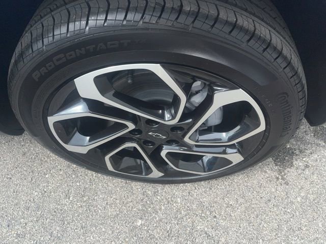 New 2025 Chevrolet Trax RS w/ Sunroof Package image 9