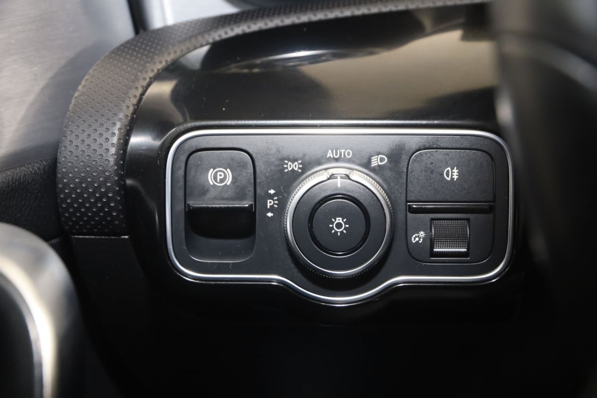 Used 2021 Mercedes-Benz CLA 250 4MATIC w/ Premium Package image 26