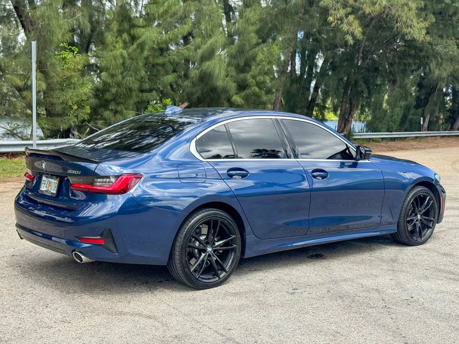 Used 2022 BMW 330i xDrive Sedan w/ Premium Package AWD/4WD image 3