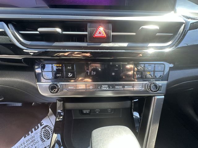 Used 2024 Kia Seltos S AWD/4WD image 18