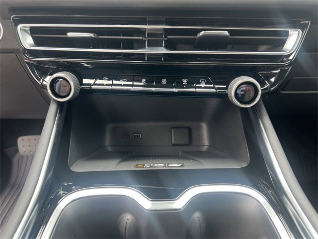 New 2025 Chevrolet Traverse LT w/ LPO, Floor Liner Package image 23