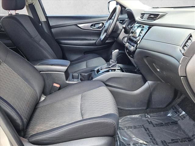 Used 2017 Nissan Rogue SV image 20