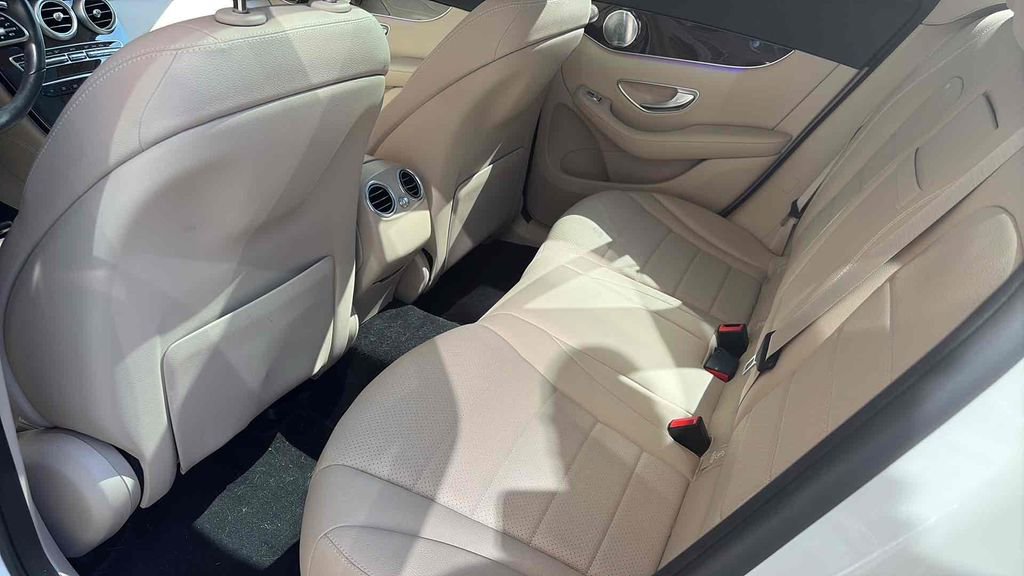 Used 2020 Mercedes-Benz GLC 300 4MATIC image 11