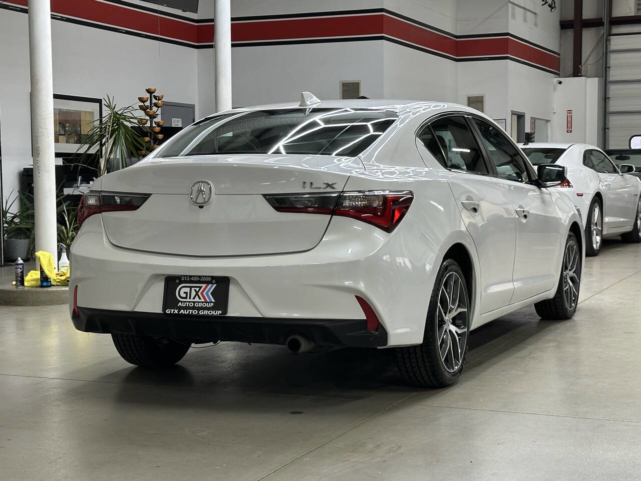 Used 2020 Acura ILX w/Premium 4dr Sedan Package image 2